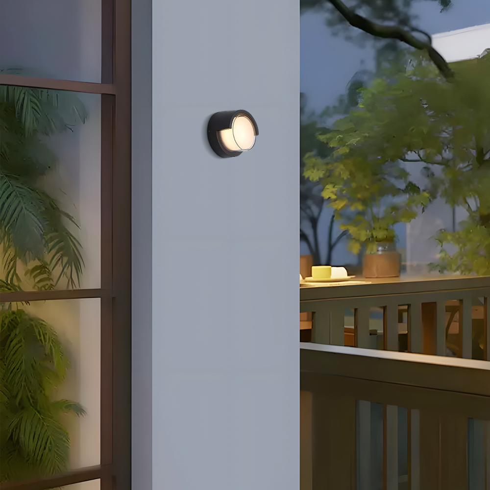 Modern Metal/Acrylic Outdoor Wall Lamp